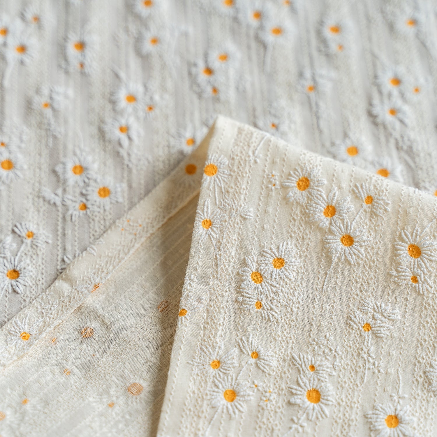 Daisy Table Runner
