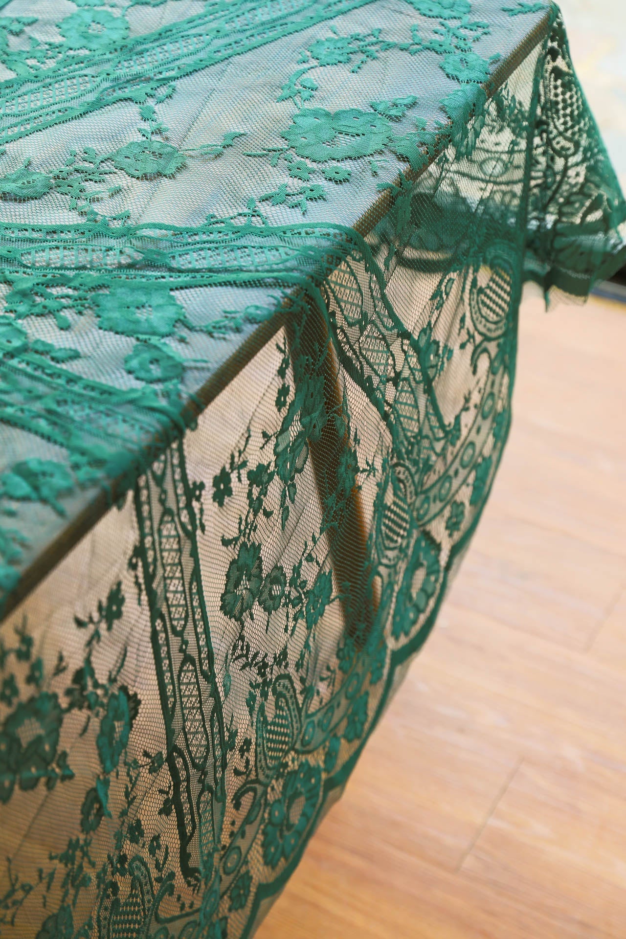 Moss Adventure Lace Round Table Cloth