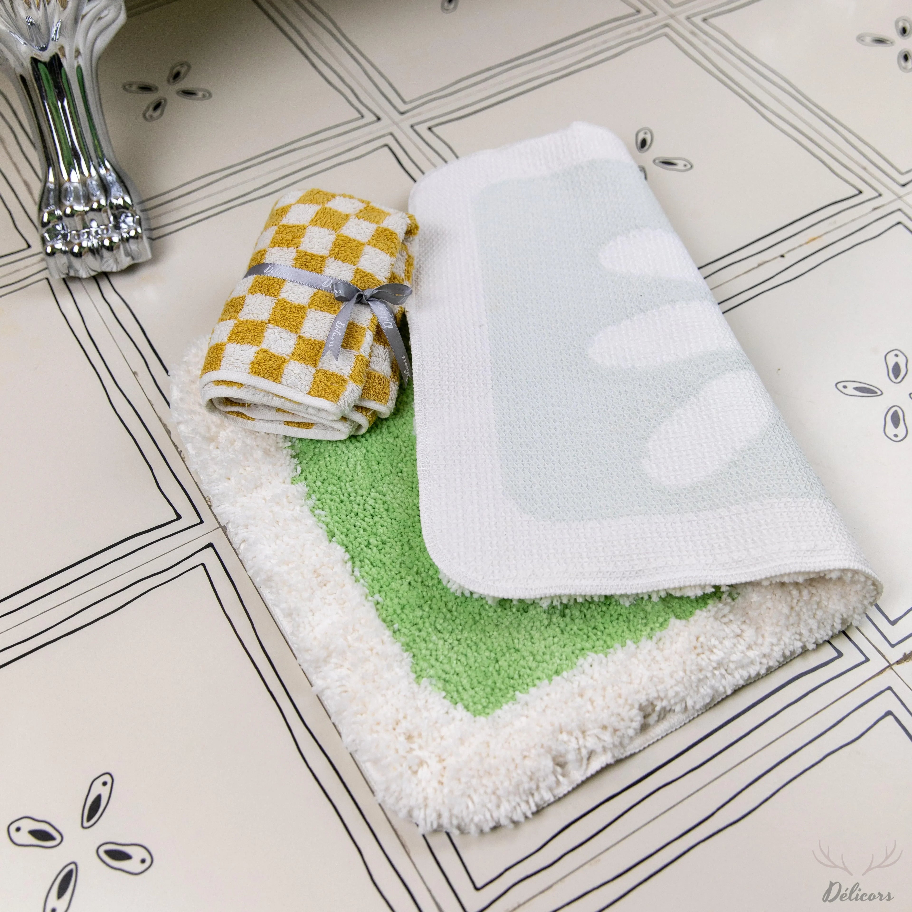 Daisy Petal Bath Mat