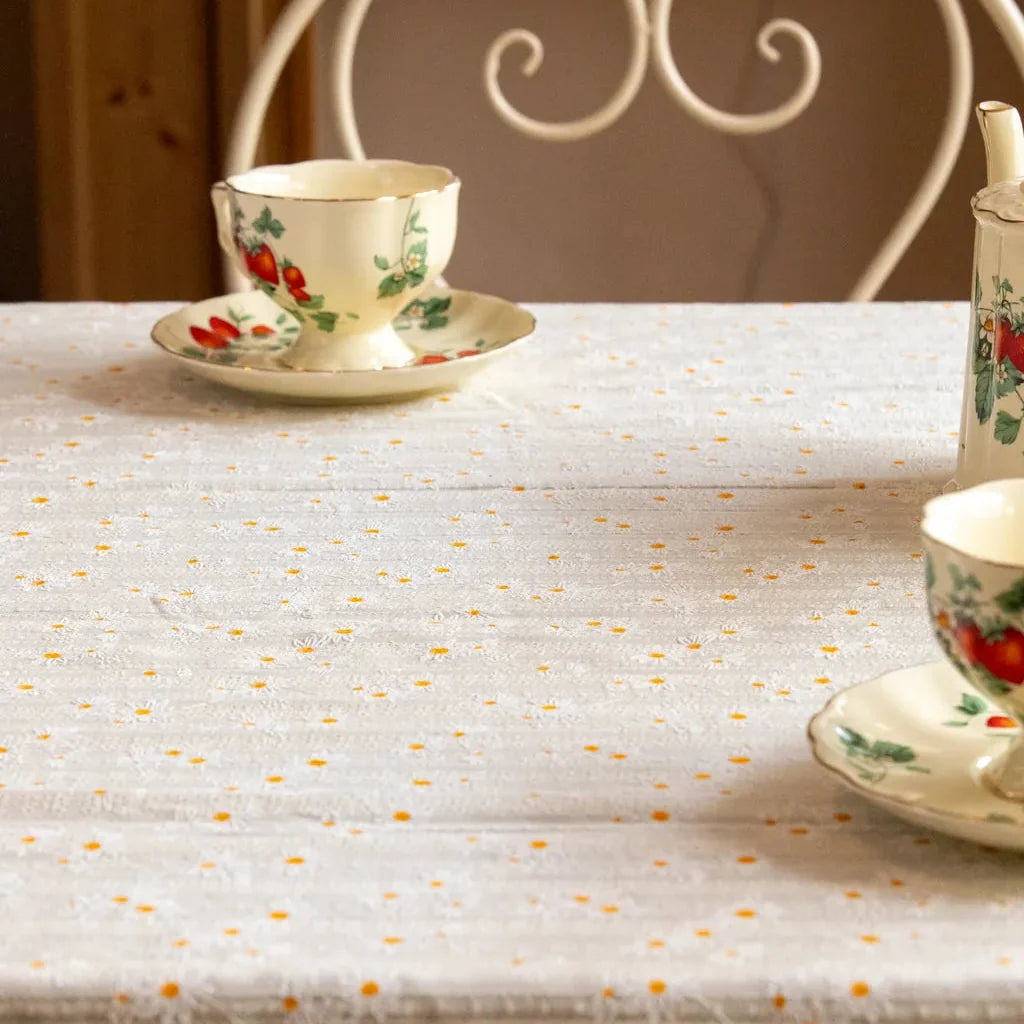 Daisy Tassel Table Cloth