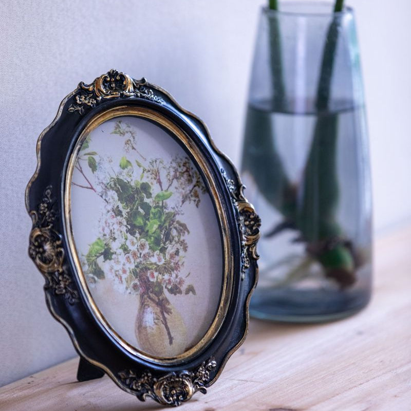 Mystery Bud Oval Frame