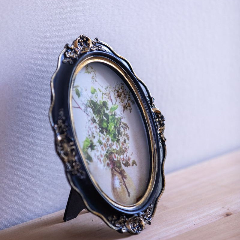 Mystery Bud Oval Frame