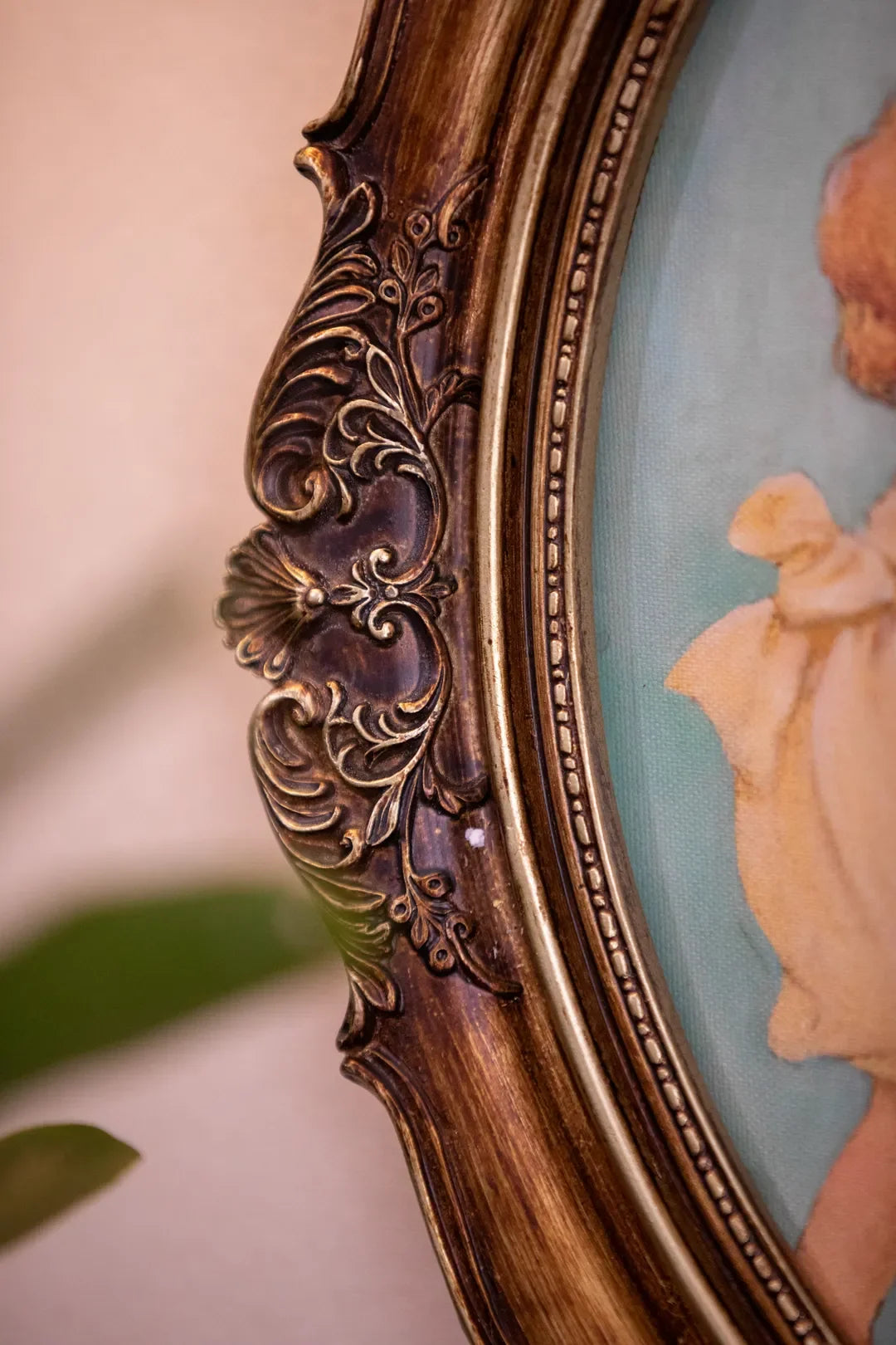 Victoria Hanging Photo Frame