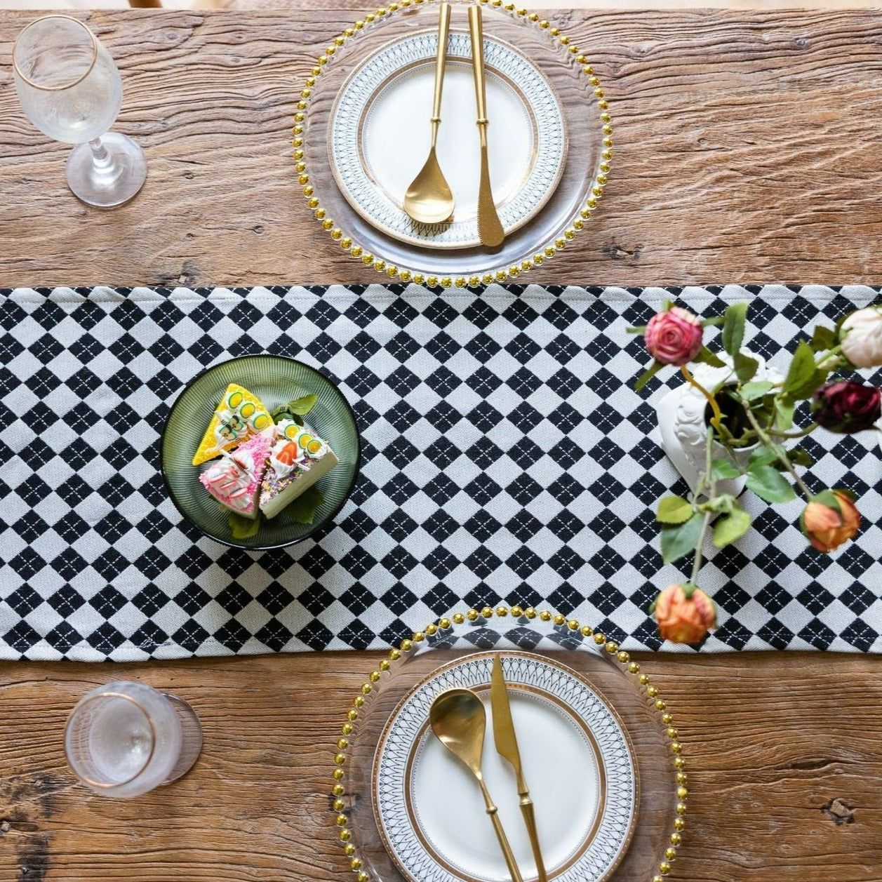 Argyle Diamond Table Runner