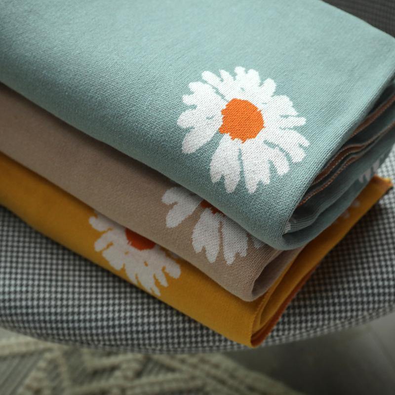 Divine Daisy Blanket