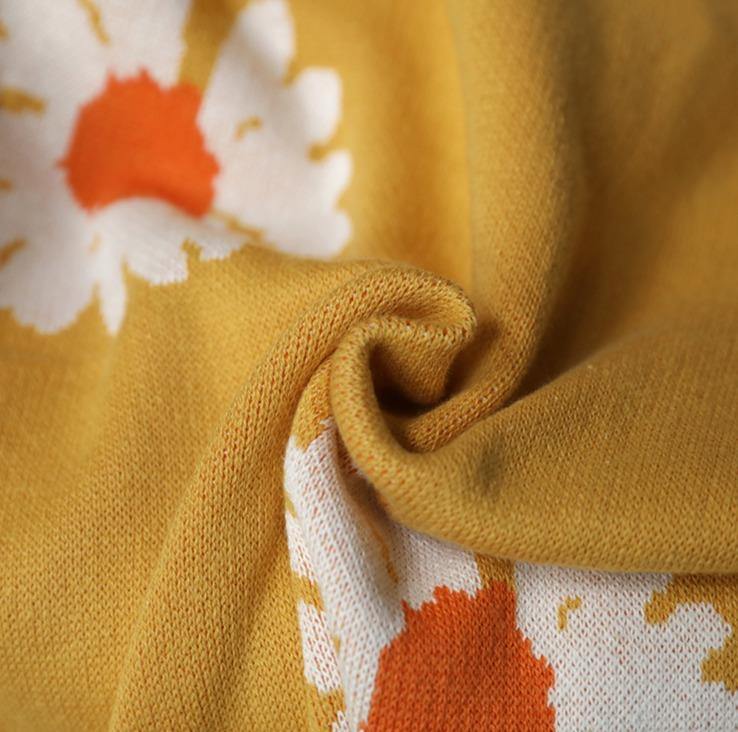 Divine Daisy Blanket