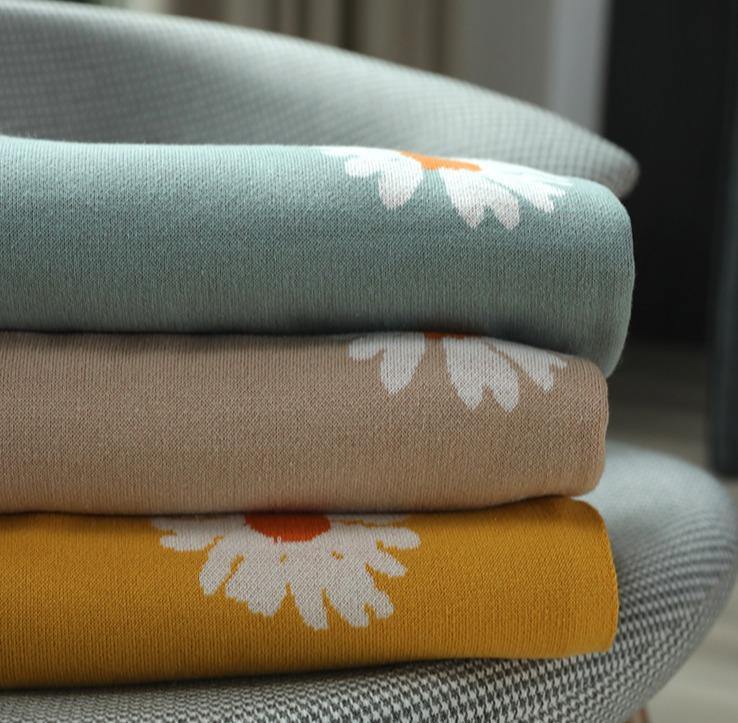 Divine Daisy Blanket