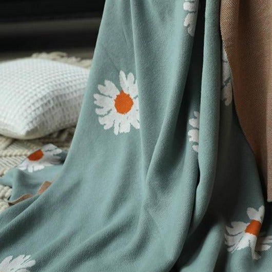 Divine Daisy Blanket