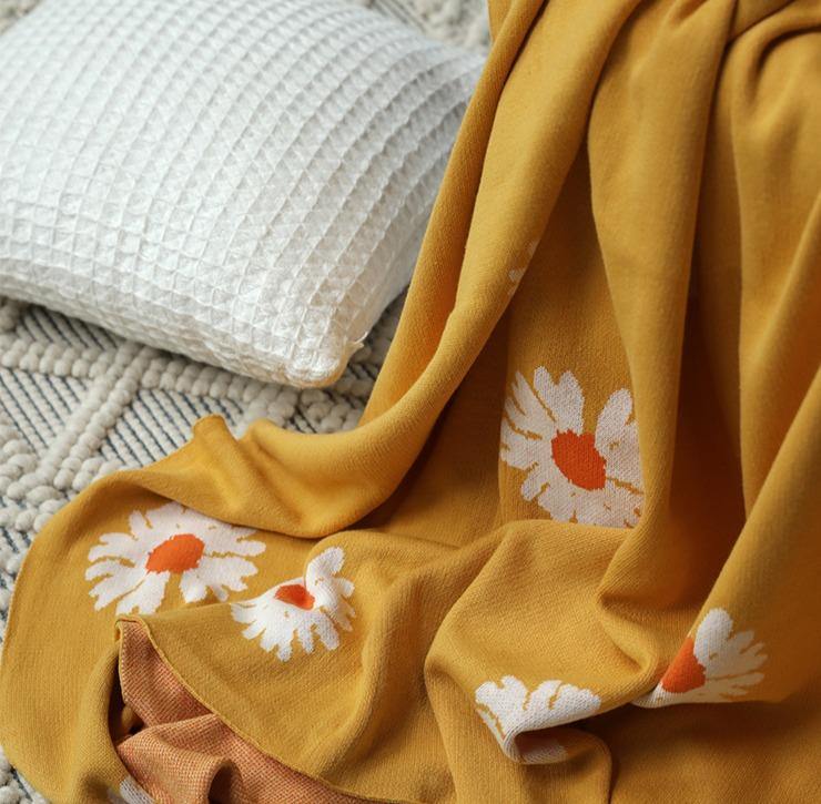 Divine Daisy Blanket