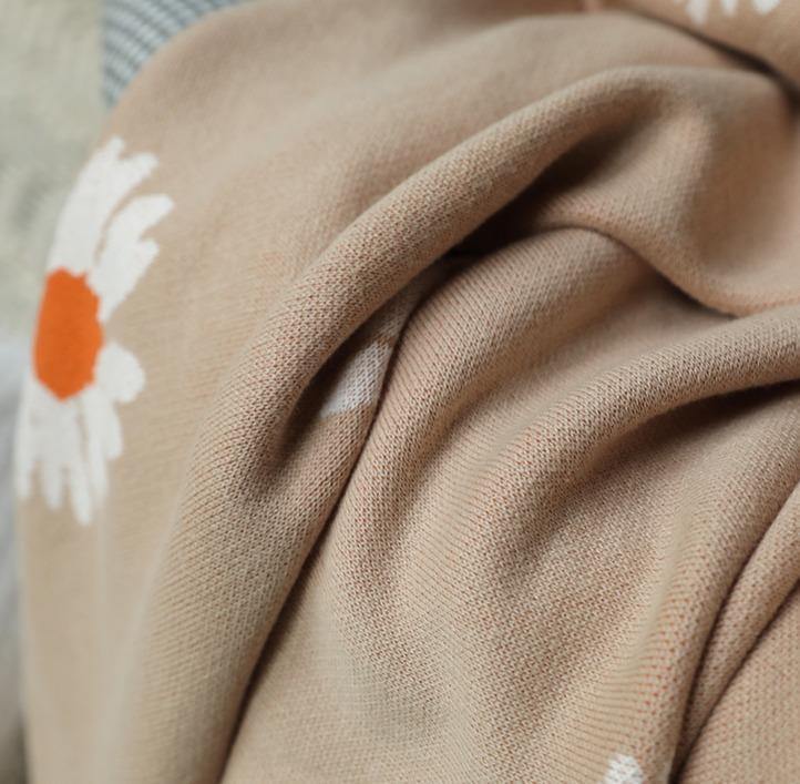 Divine Daisy Blanket