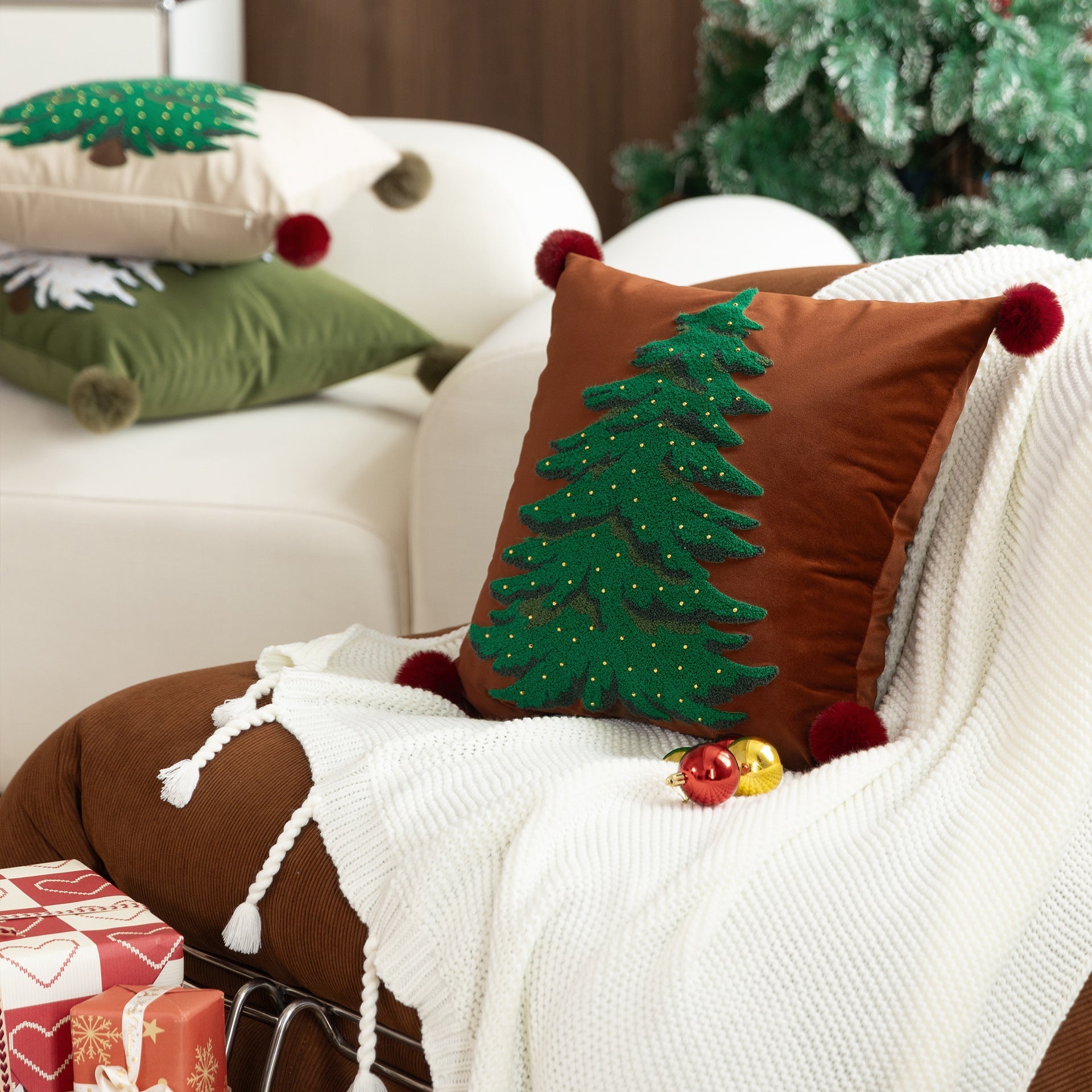 Evergreen Holiday Cushion