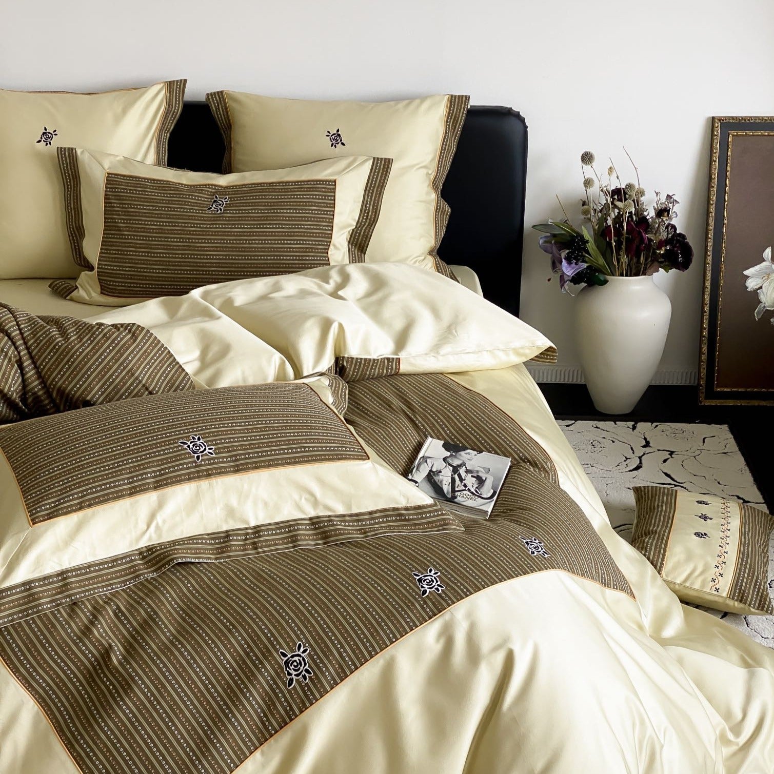 Melody of Roses Bedding Set