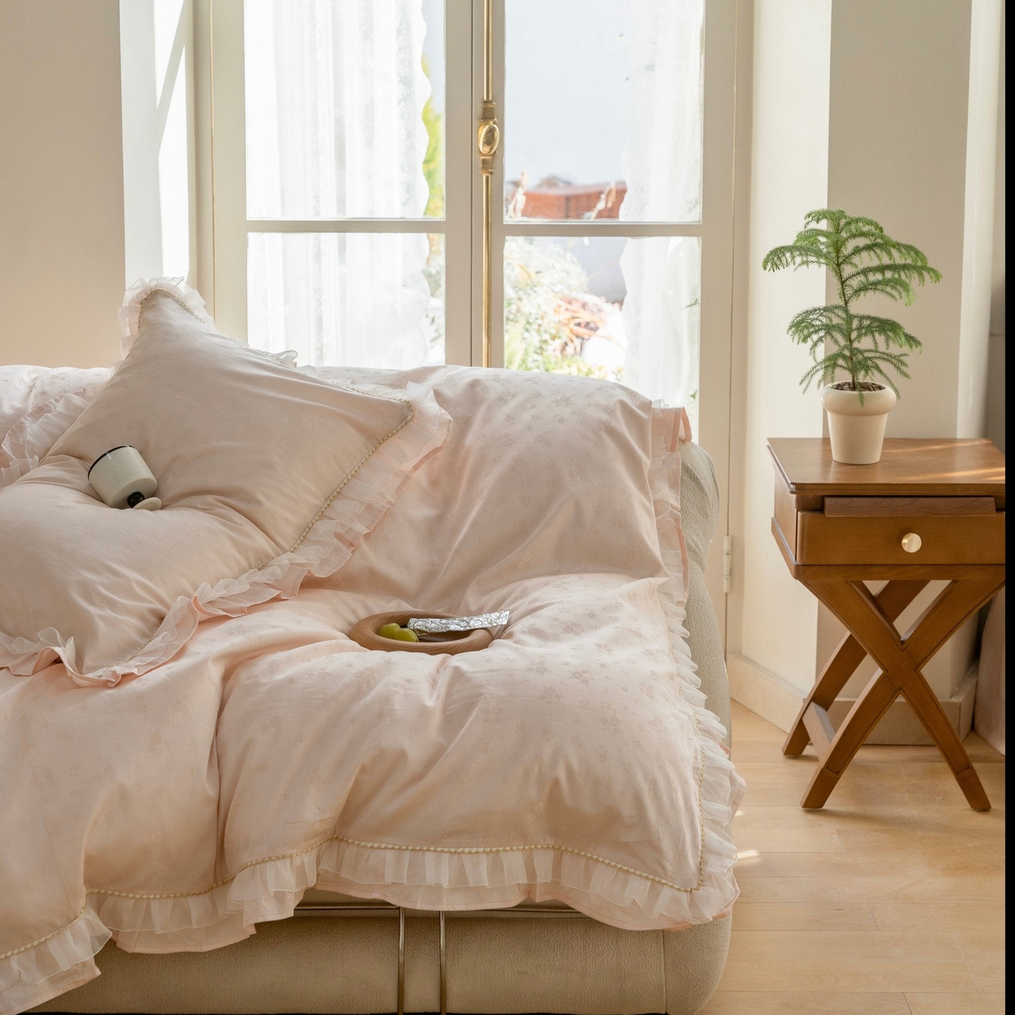 Jacquard Rose Lace Bedding