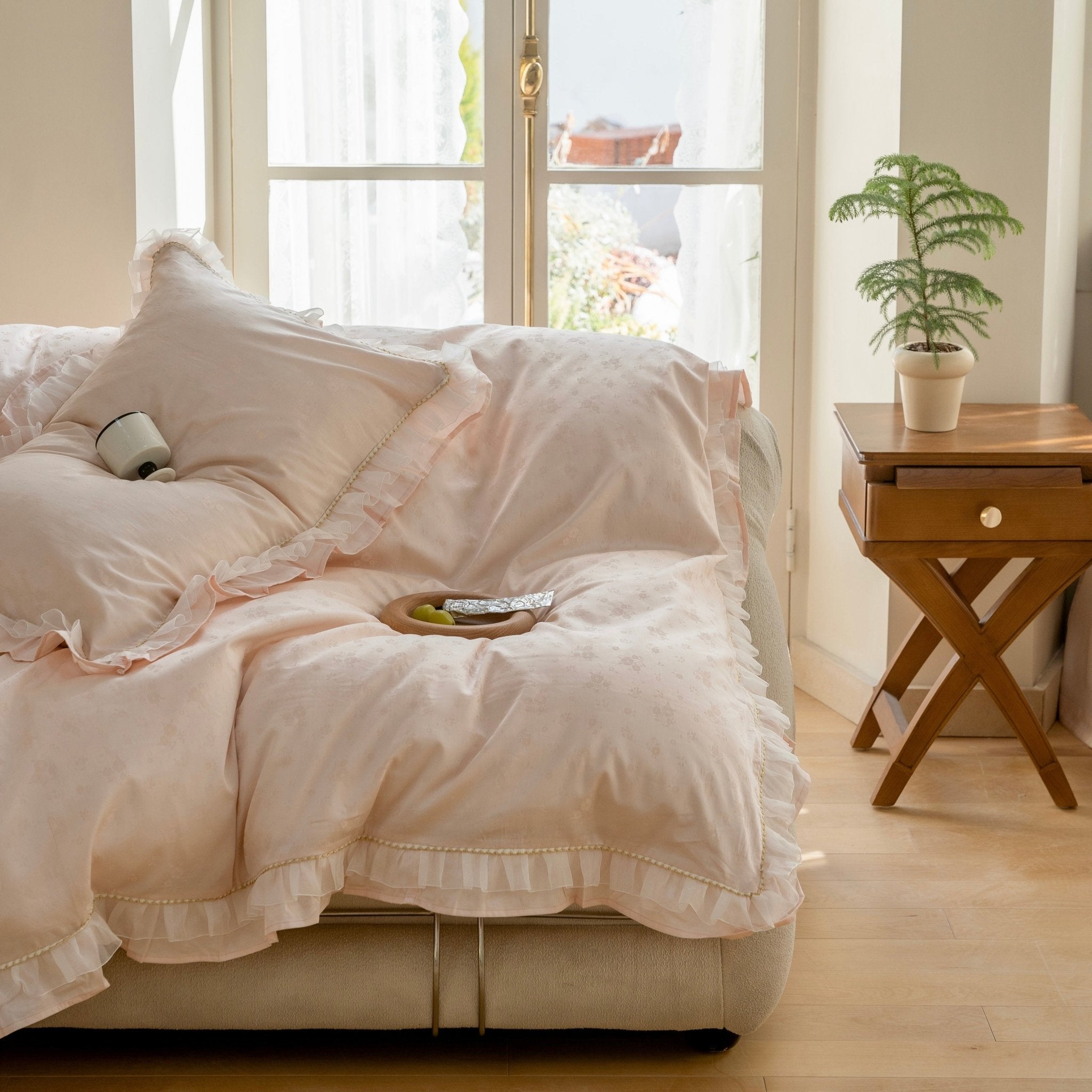 Jacquard Rose Lace Bedding