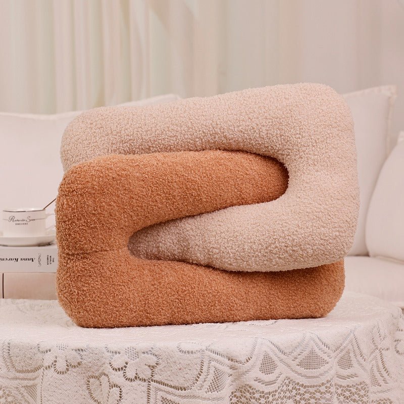 Locked Chain Cushion