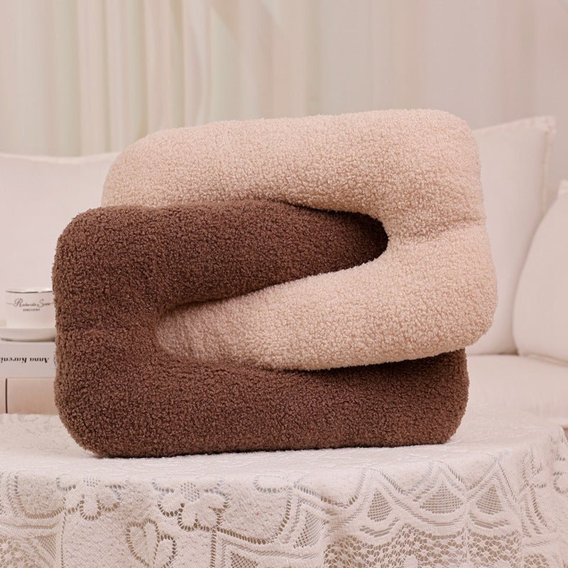 Locked Chain Cushion