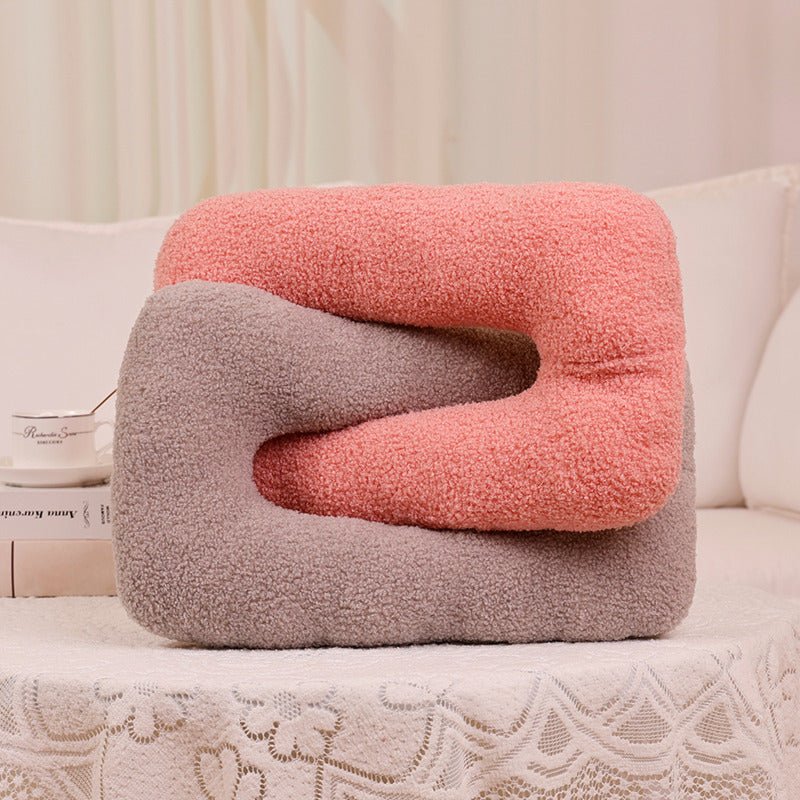 Locked Chain Cushion