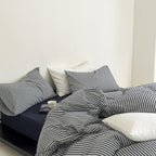 Minimal Stripe Bedding Set