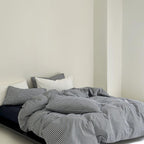 Minimal Stripe Bedding Set