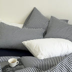 Minimal Stripe Bedding Set