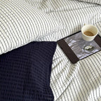 Minimal Stripe Bedding Set