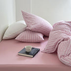Minimal Stripe Bedding Set