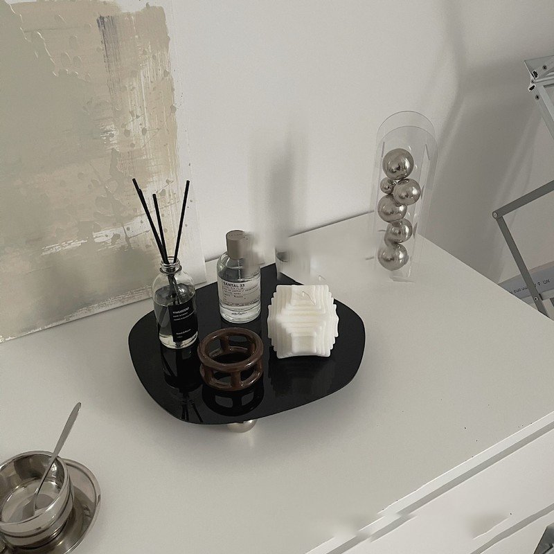 Minimalist Polygon Mirror Elevated Acrylic Tray
