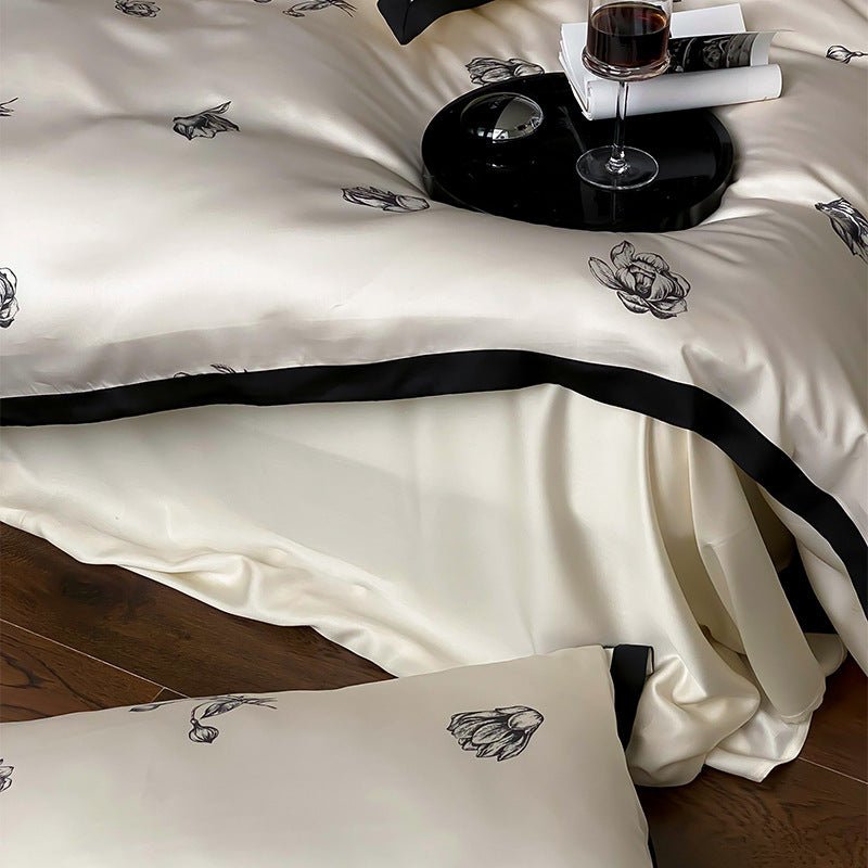 Monochrome Flower Bedding Set