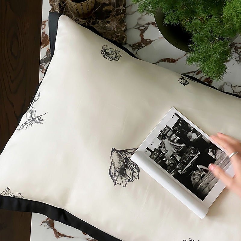 Monochrome Flower Bedding Set