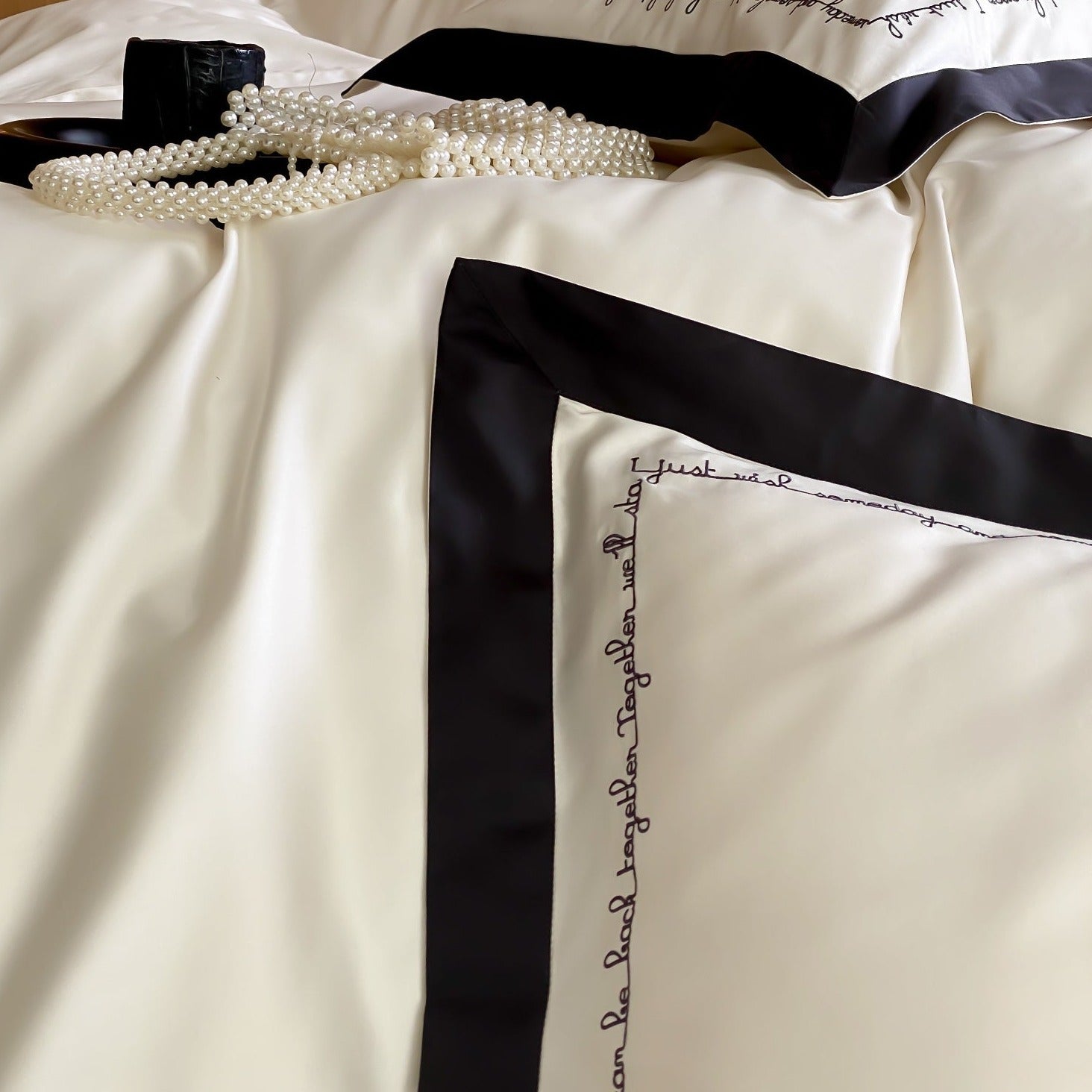 Monochrome Grid Bedding Set