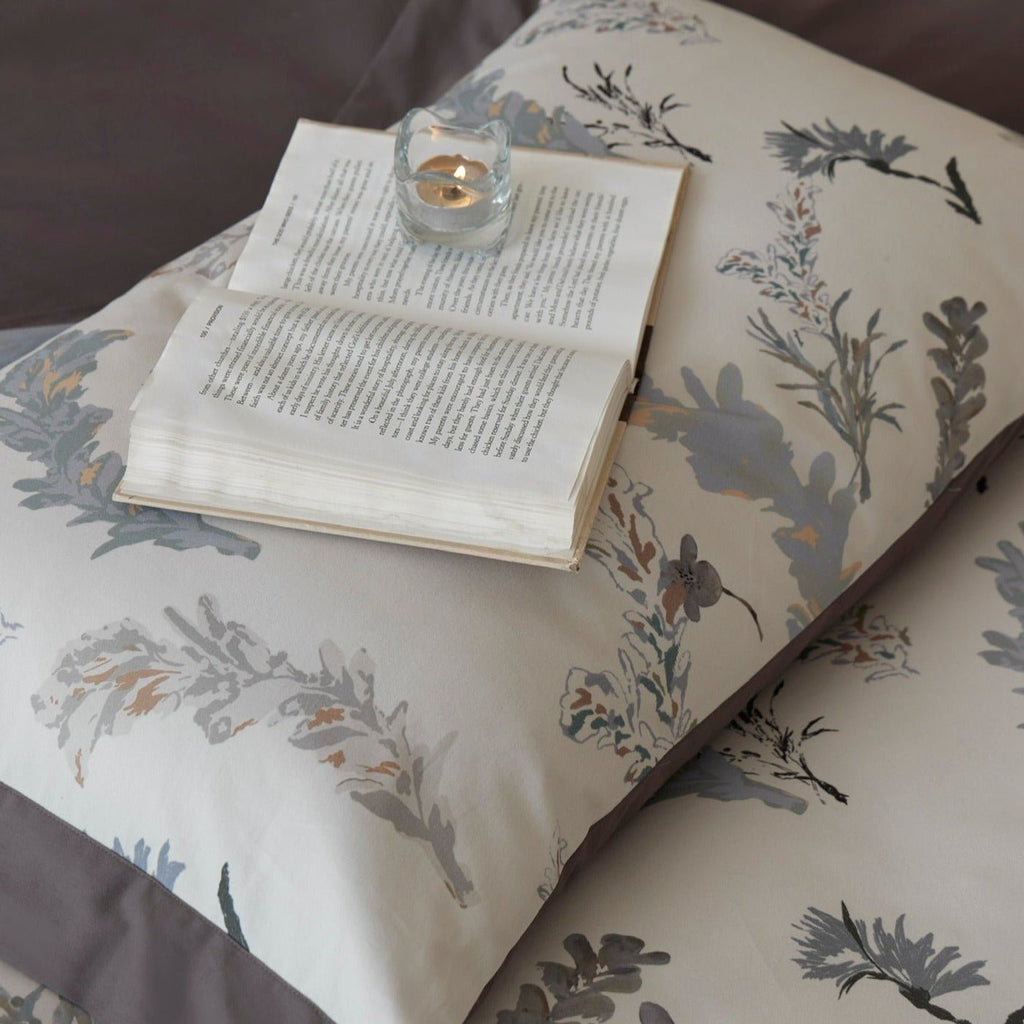 Ornamental Maiden Bedding Set