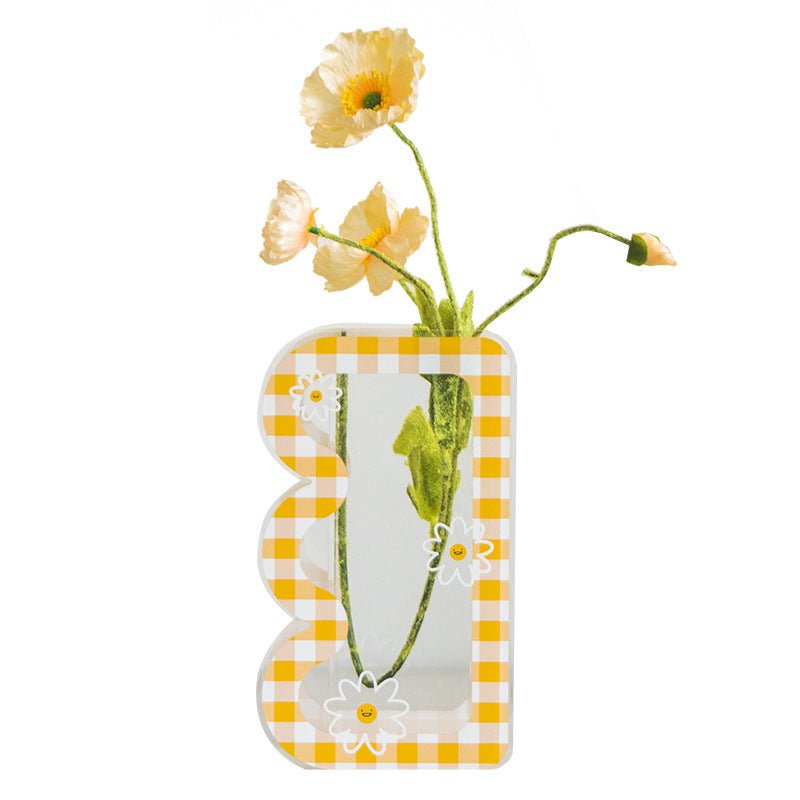 Plaid Wavy Acrylic Vase