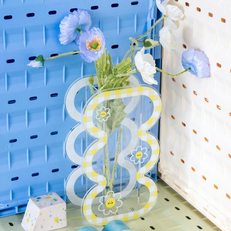 Plaid Wavy Acrylic Vase