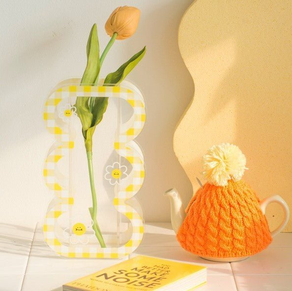 Plaid Wavy Acrylic Vase