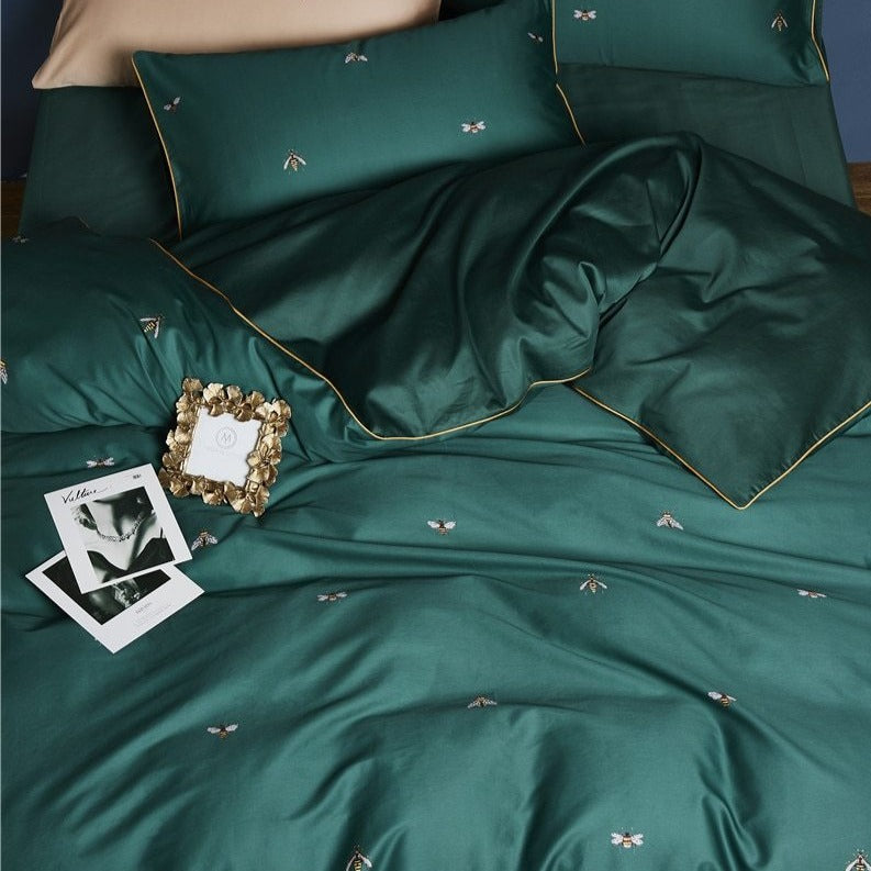 Tullia Honey Bee Ultra Soft Egyptian Cotton Bedding Set