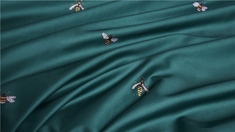 Tullia Honey Bee Ultra Soft Egyptian Cotton Bedding Set