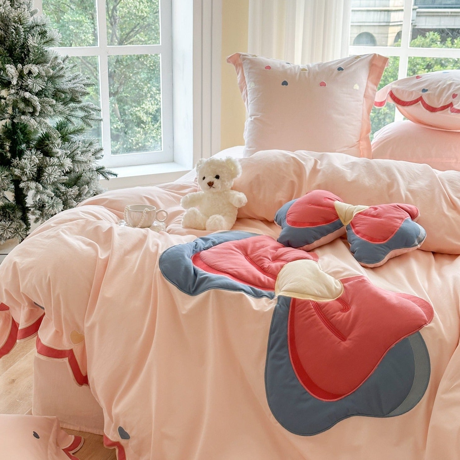 Ribbon Of The Heart Bedding Set