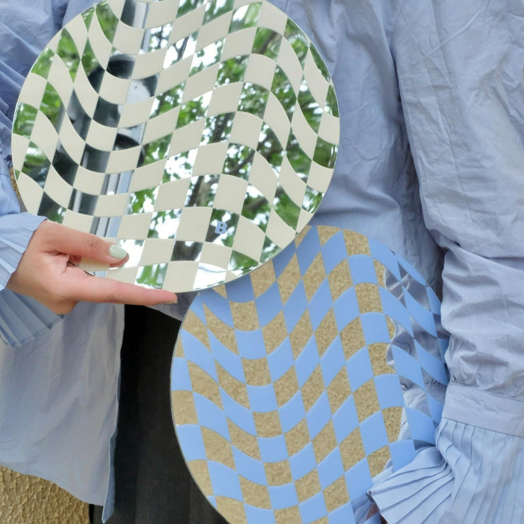 Round Wavy Checkerboard Mirror Acrylic Tray