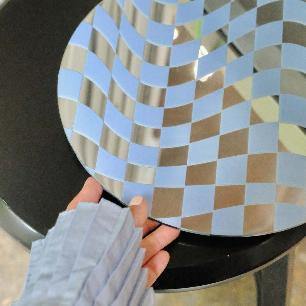 Round Wavy Checkerboard Mirror Acrylic Tray