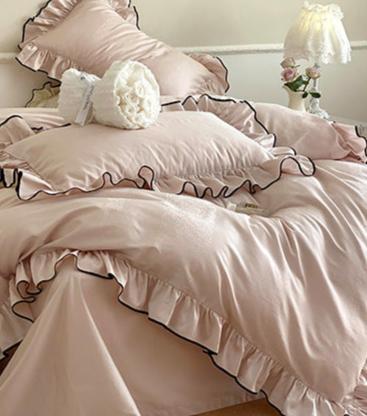 Royal Scalloped Bedding Set - FINAL SALE