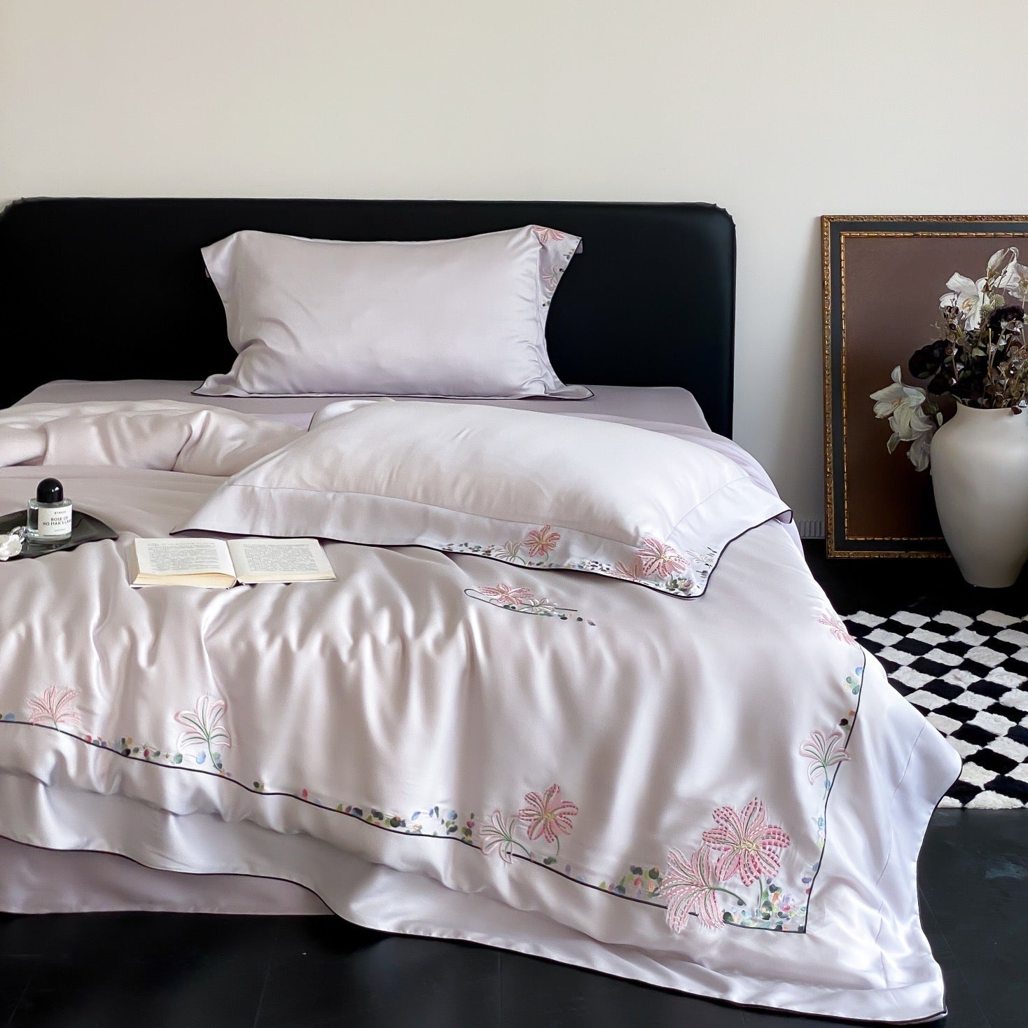 Silk Lily Bedding Set