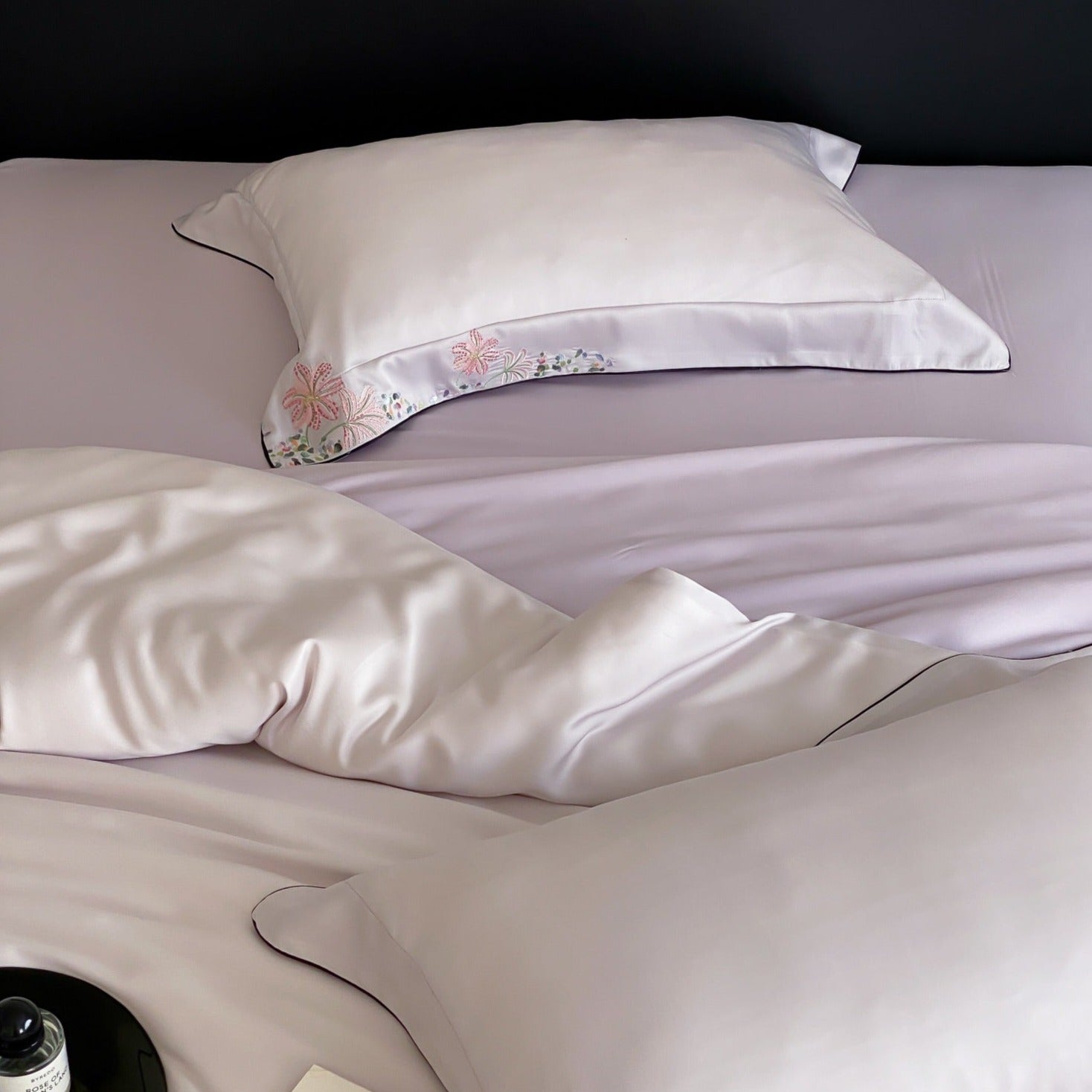 Silk Lily Bedding Set