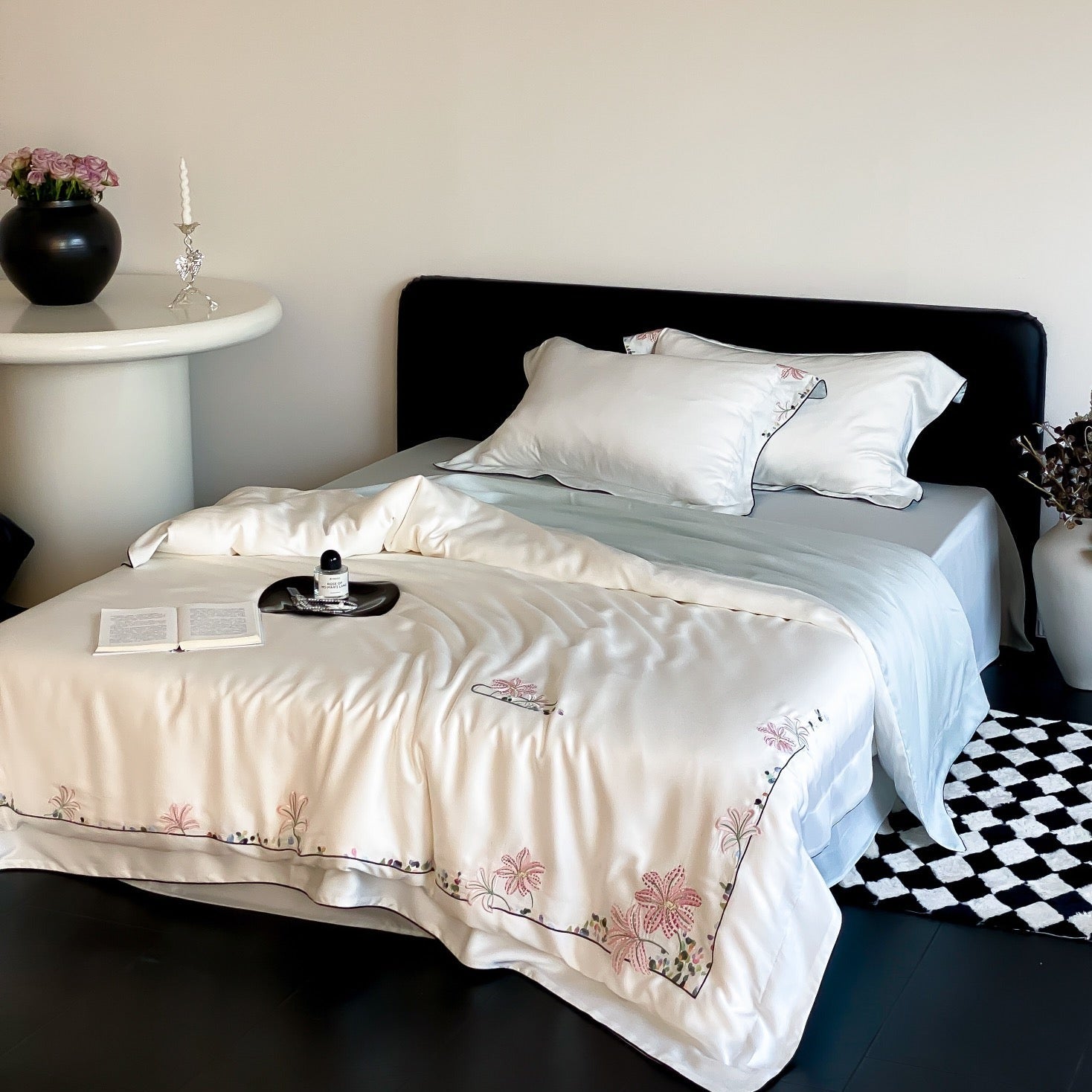 Silk Lily Bedding Set