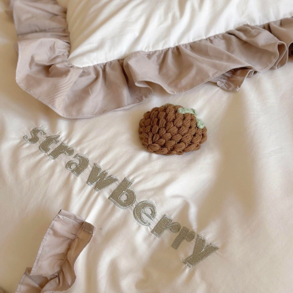 Strawberry Ruffles Bedding Set