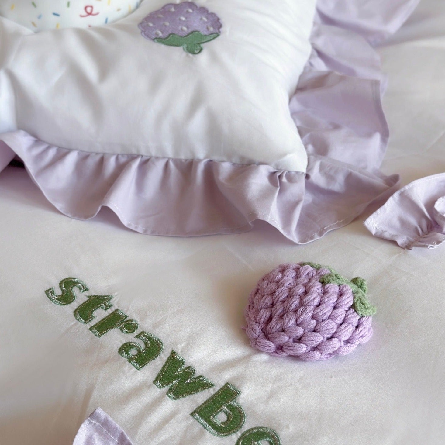 Strawberry Ruffles Bedding Set