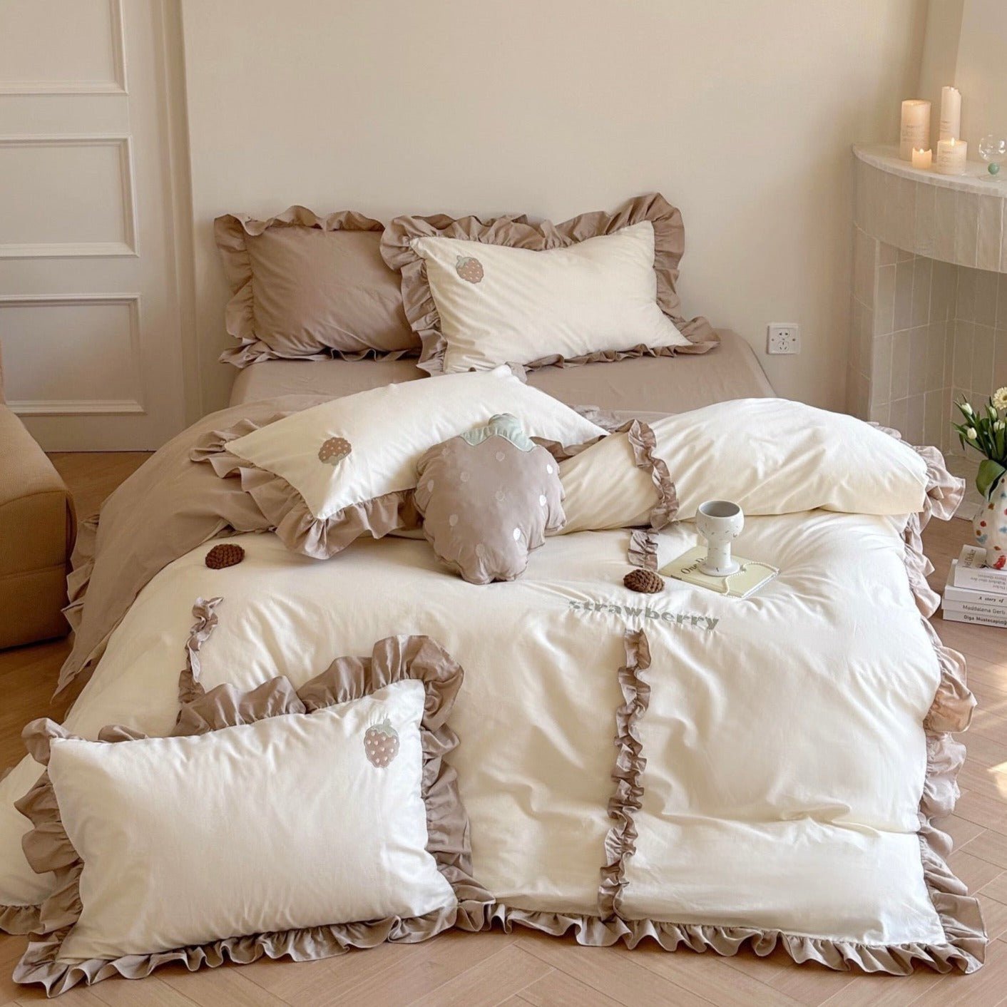 Strawberry Ruffles Bedding Set