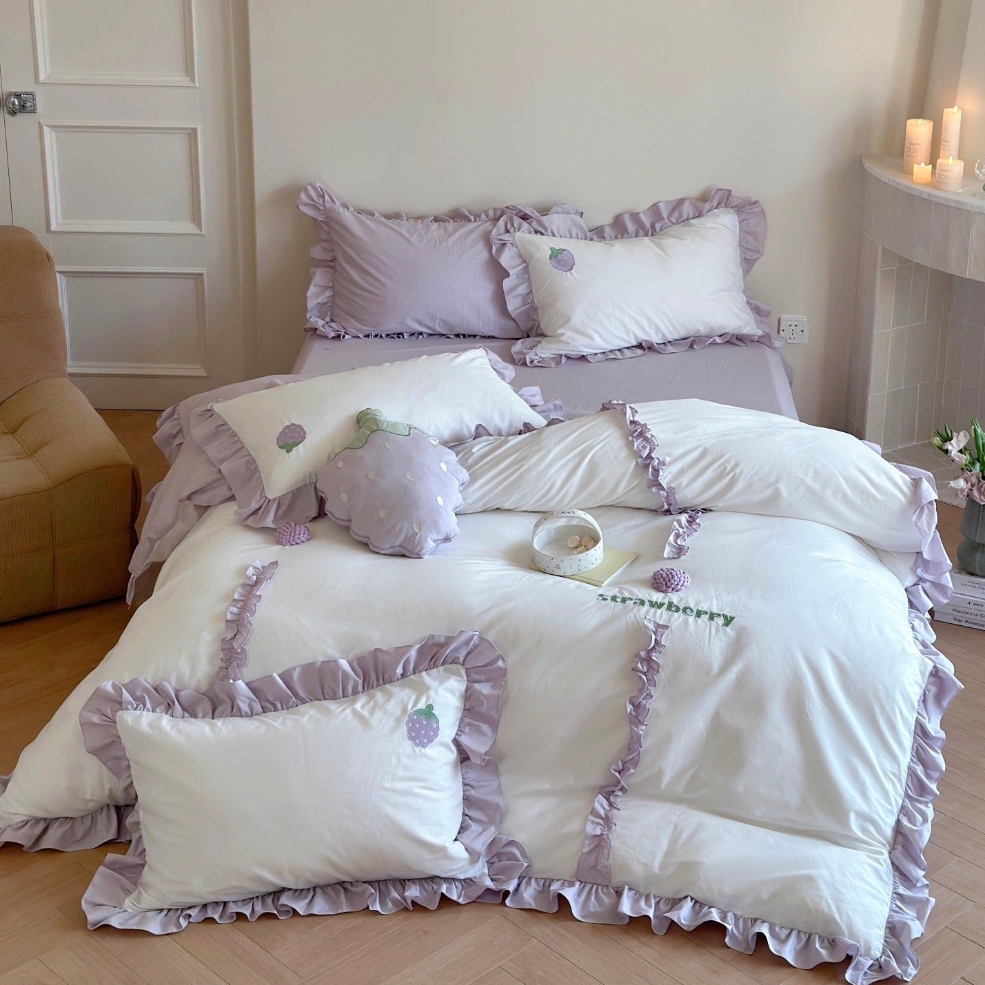 Strawberry Ruffles Bedding Set