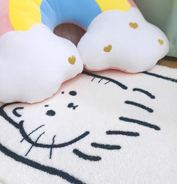 Stretch Kitty Floor Mat