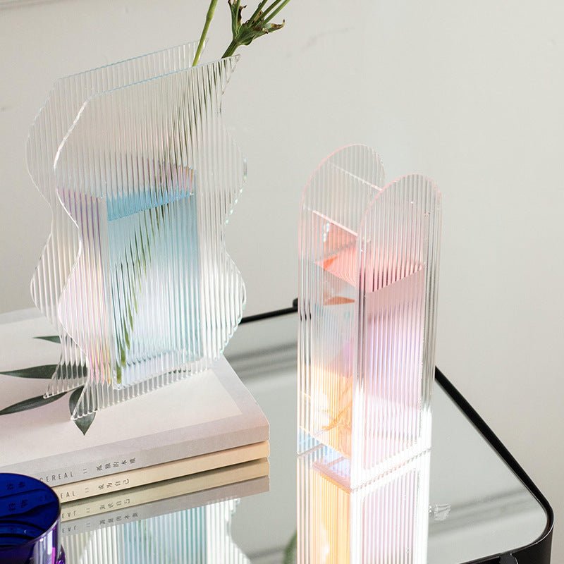 Transparent Wavy Acrylic Vase