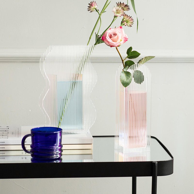 Transparent Wavy Acrylic Vase